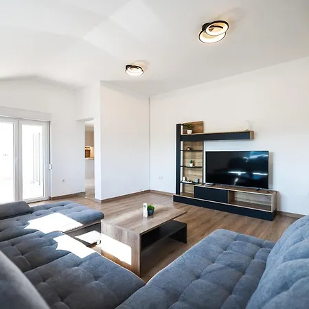 Olea Holiday Home Benkovac-Apartment With Private Pool,Garden And Parking * Sopot (Zadar)