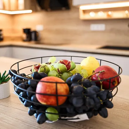 OLEA Holiday Home Benkovac-private pool,garden&parking Semesterbostad