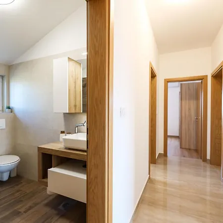 Olea Holiday Home Benkovac-Apartment With Private Pool,Garden And Parking *