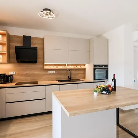 OLEA Holiday Home Benkovac-private pool,garden&parking